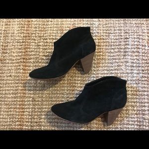 Steve Madden, Pembrook booties - hardly worn!